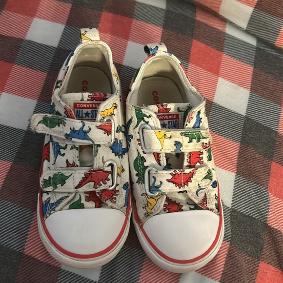 Little Boy’s Dino Converse - Picture 2 of 2